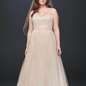 Size 24 never worn wedding dress!!